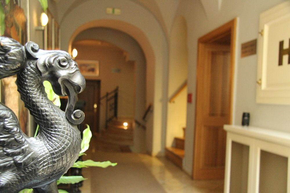 The Golden Wheel Hotel Praga