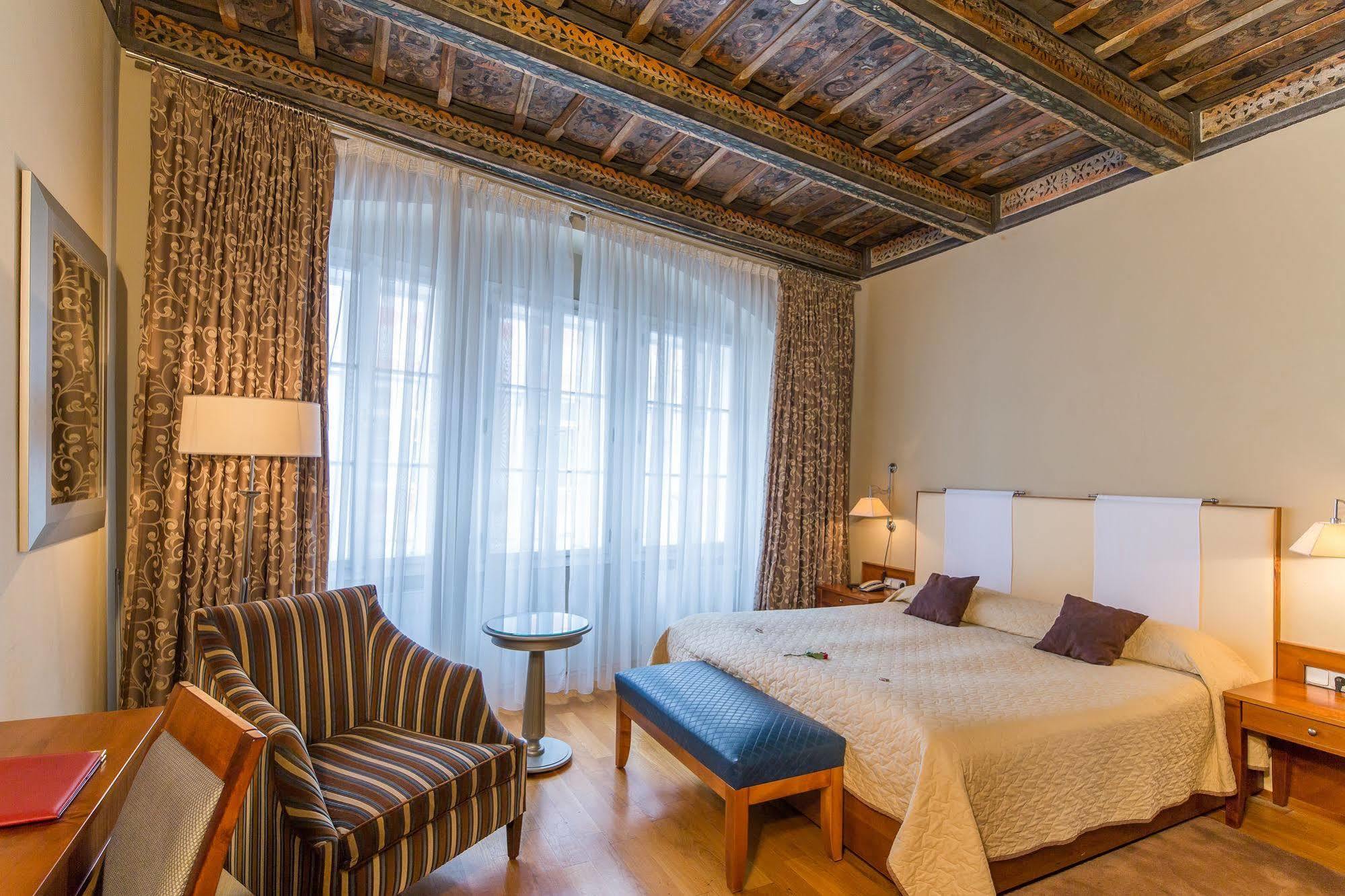 The Golden Wheel Hotel Praga