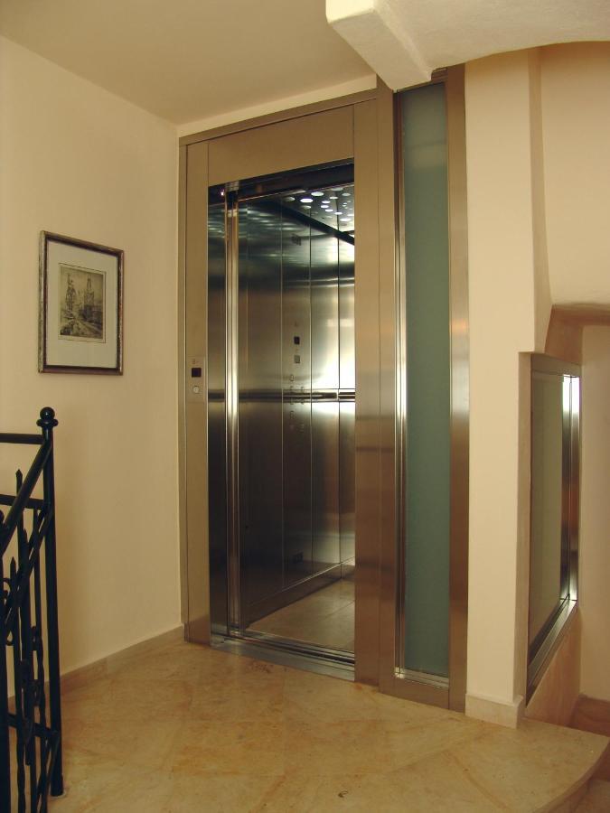 Hotel The Golden Wheel Praga