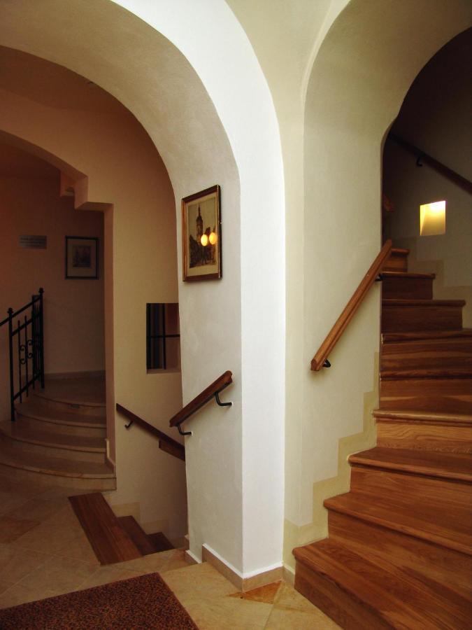 The Golden Wheel Hotel Praga